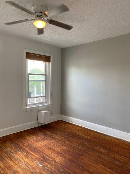 Building Photo - 2518 Poplar St