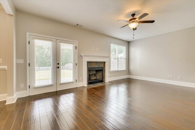 Building Photo - 127 Radcliff Dr