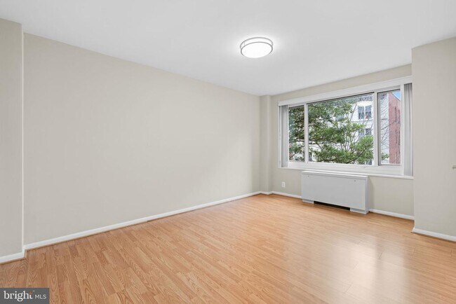 Building Photo - 1330 New Hampshire Ave NW