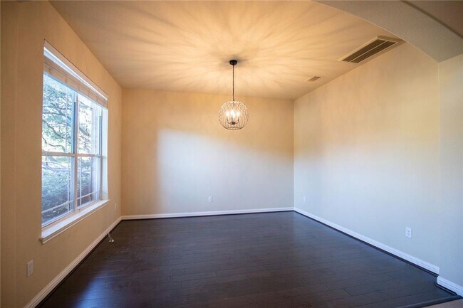 Building Photo - 3806 Juniper Hills St