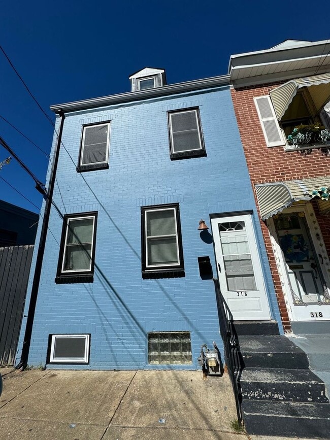 Primary Photo - 316 Rose St