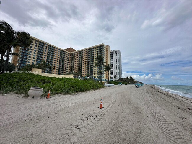 Primary Photo - 2501 S Ocean Dr