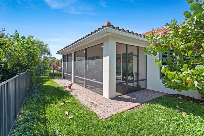 Building Photo - 10017 SW Oak Tree Cir