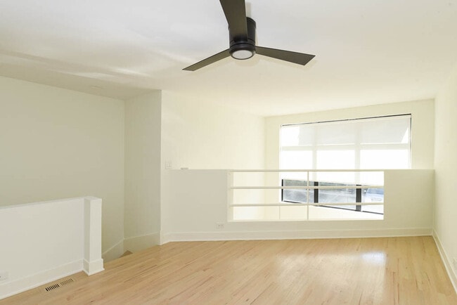 Building Photo - 954 W Grace St