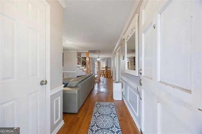 Building Photo - 135 Cowan Trail