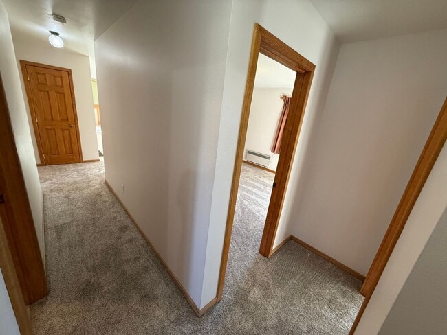 Building Photo - 3 Bed 2 Bath Large Semi-Rural Modern Beautiful Home