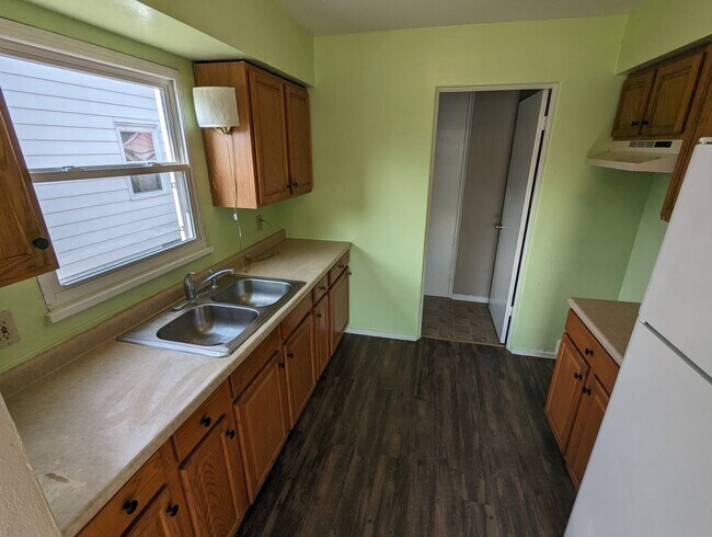 Building Photo - Charming Ranch Home Near Lakeview Metro Park
