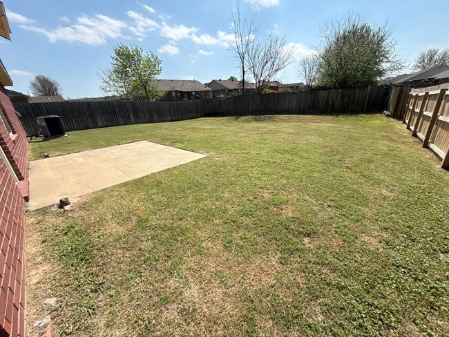 Building Photo - 3 bed, 2 bath, 2 car garage House, yard care included