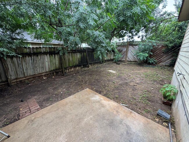 Building Photo - 401 Cypress Ln
