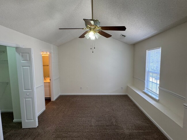 Building Photo - 8419 Southgate Commons Dr