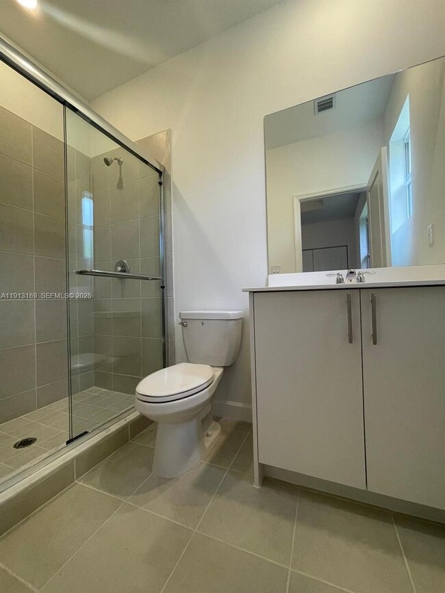 Building Photo - 1076 SE 2nd St