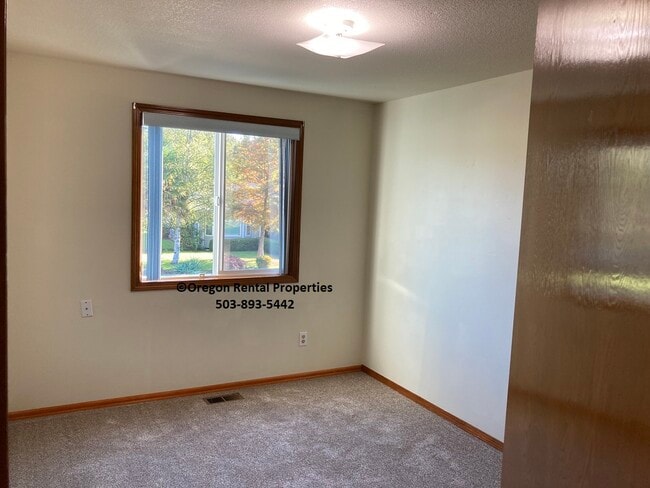 Building Photo - 2511 NE 161st Ave