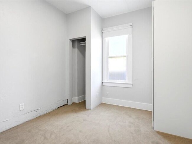 Building Photo - Salt Lake Central: large 3 bedroom, 2 bath + office