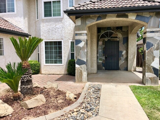 Building Photo - $2,950 Alluvial & Cedar, 4 Bedroom - N. Wo...