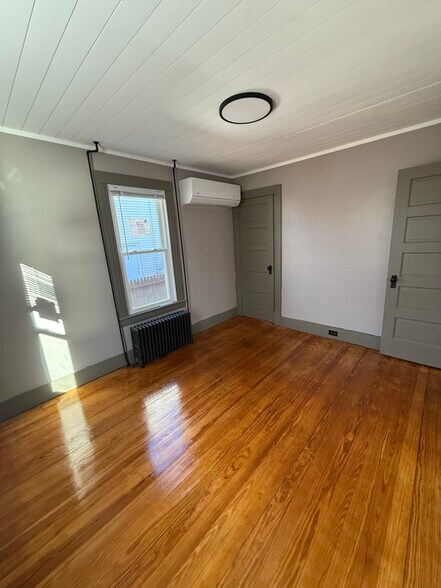 Building Photo - 3 Keller Ave