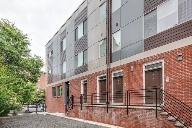 Building Photo - 1218 N 6th St