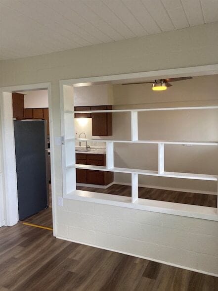 Building Photo - 1635 River Oaks Dr
