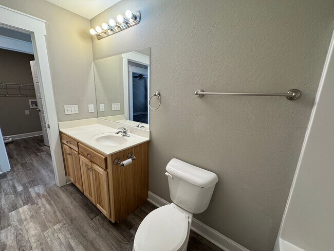 Building Photo - 310 N Varnell Rd