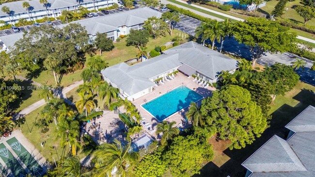 Building Photo - 2300 SW 22nd Ave