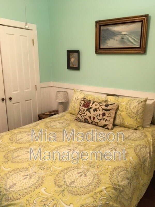 Building Photo - 547 E Macon St