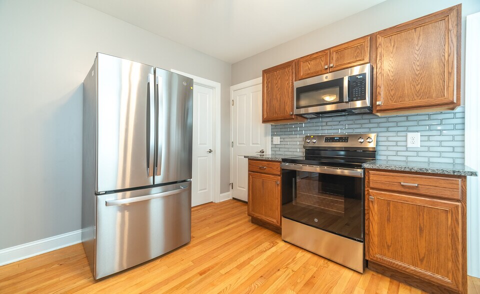 Building Photo - 362 Soundview Ave