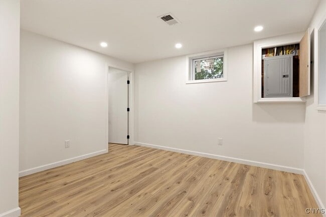 Building Photo - 7377 Merriman Rd
