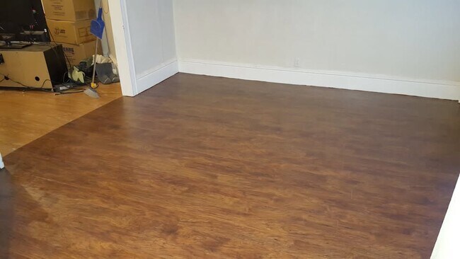 Building Photo - 28 Brainard St