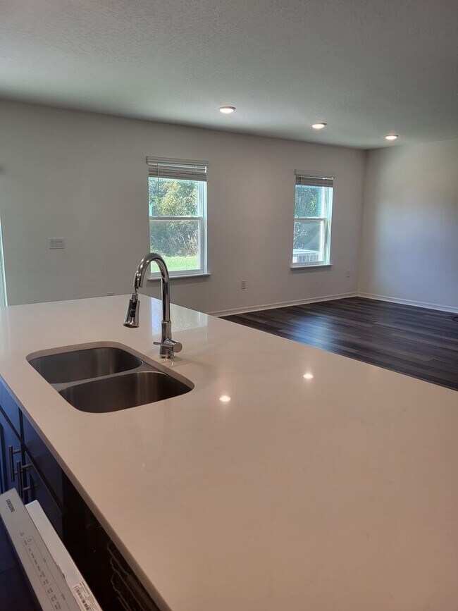 Building Photo - 2816 Westwood Ave