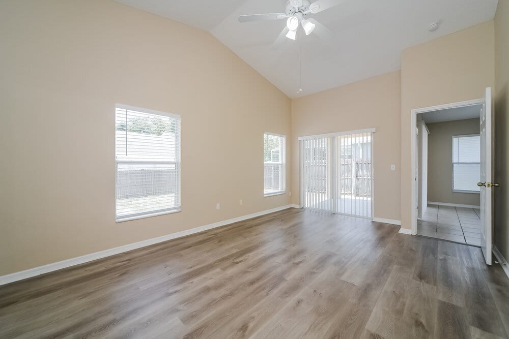 Building Photo - 17100 Woodcrest Way
