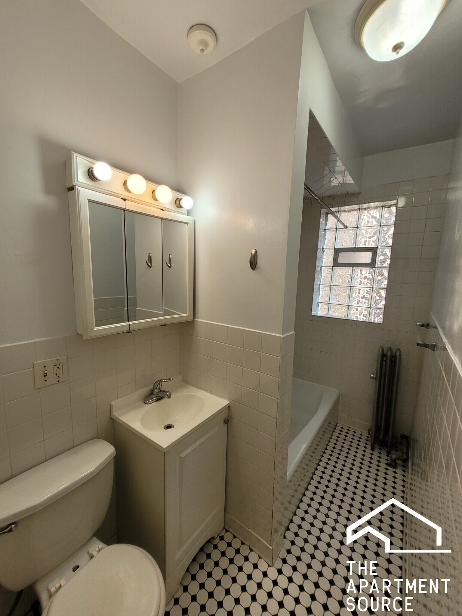 Building Photo - 916 Reba Pl