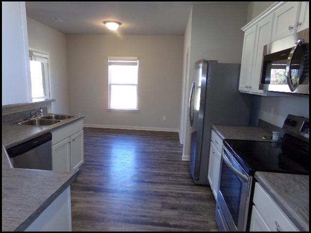 Building Photo - 1155 Bulldog Dr