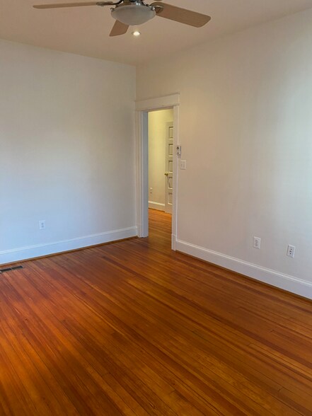 Building Photo - 115 17th St SE