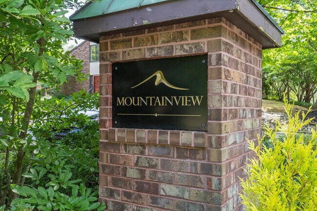 Building Photo - 805 Mountainview Dr