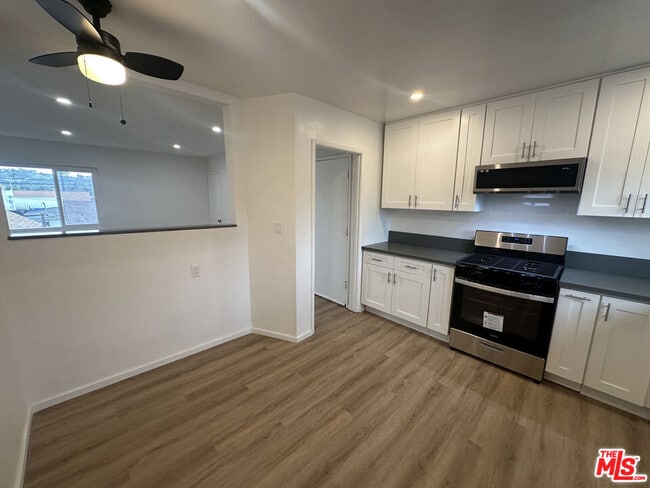 Primary Photo - 2530 Carmona Ave