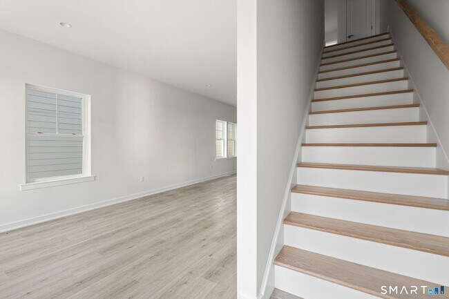 Building Photo - 29 Village Rd