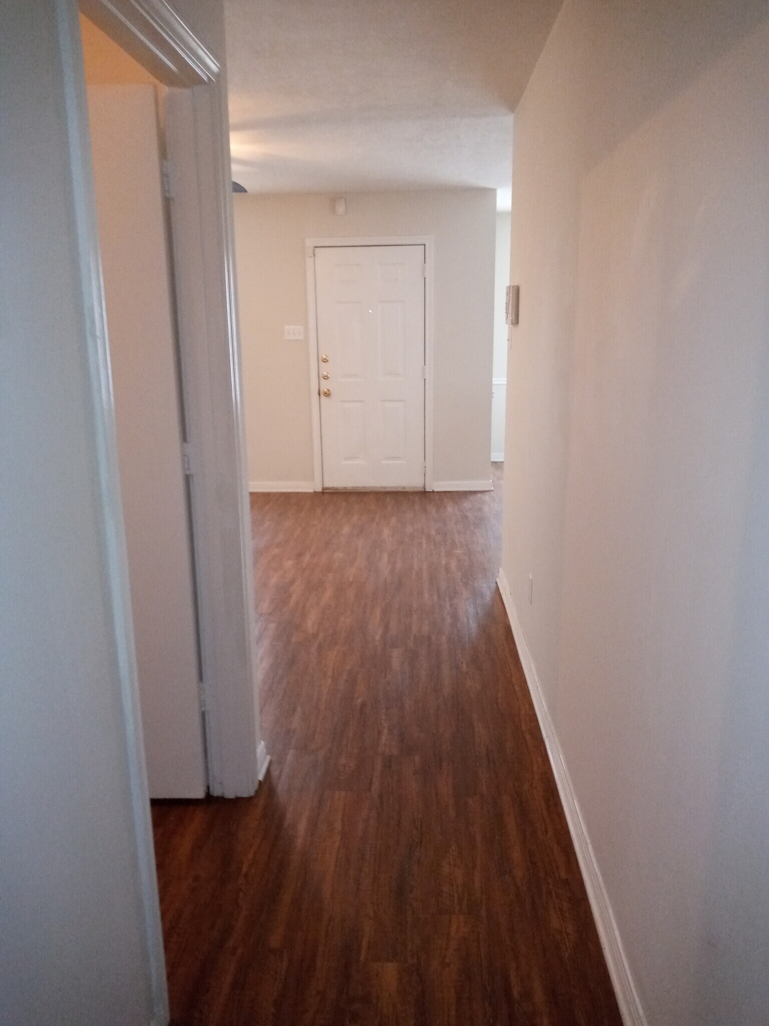 Building Photo - 1210 webhollow Cir