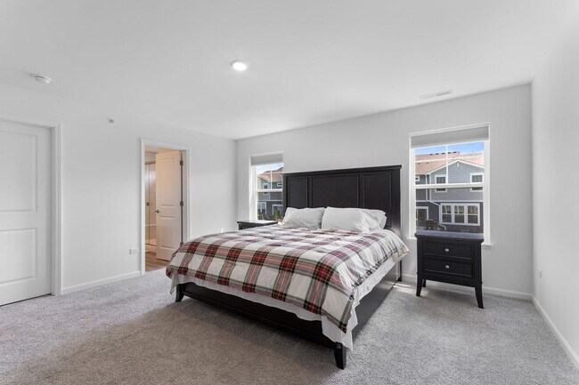 Building Photo - 16515 Golden Vly Ln