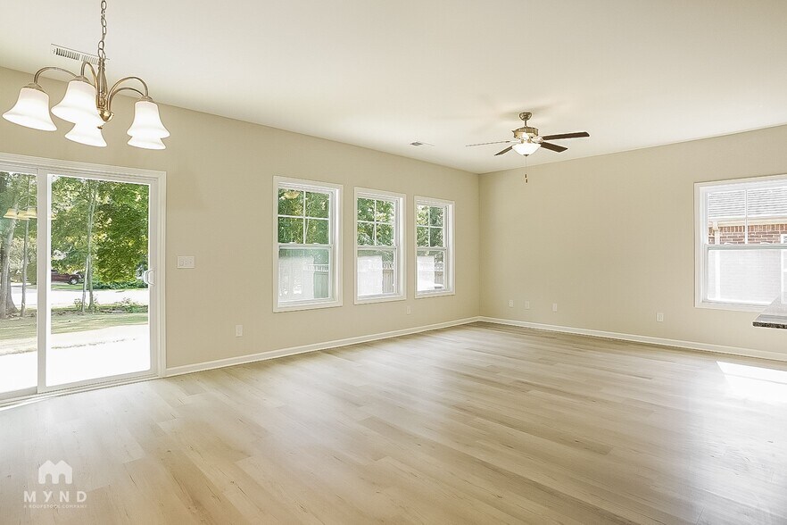 Building Photo - 224 Bainbridge Dr