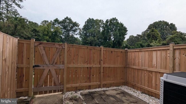 Building Photo - 1626 Devil Ln