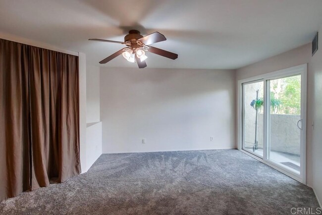 Building Photo - 9771 Mesa Springs Way