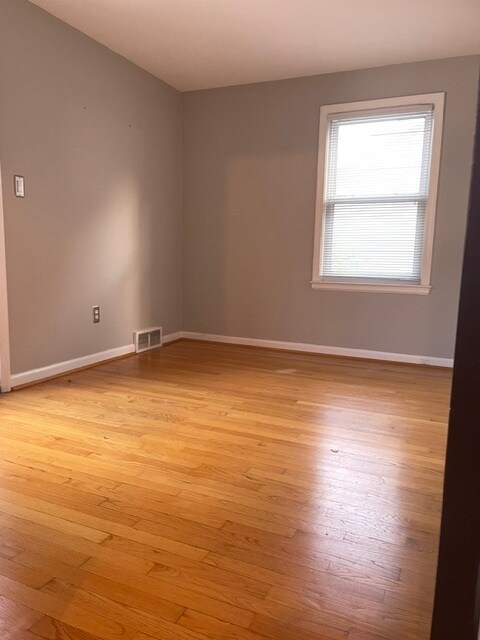2nd Bedroom - 1017 Henrietta St