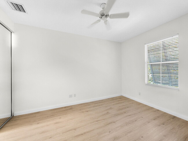 Building Photo - 3119 E Community Dr