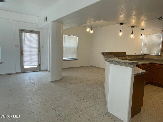 Building Photo - 12325 Tierra Arena Dr