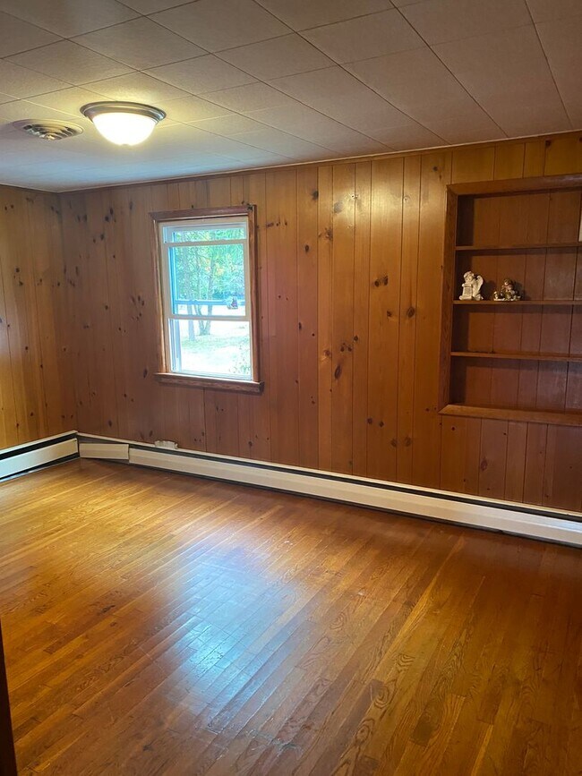 Building Photo - 20433 Amberson Rd