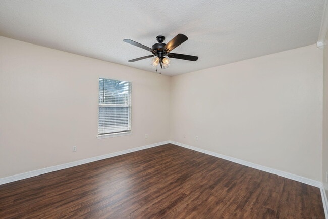 Building Photo - 7648 Chablis Cir