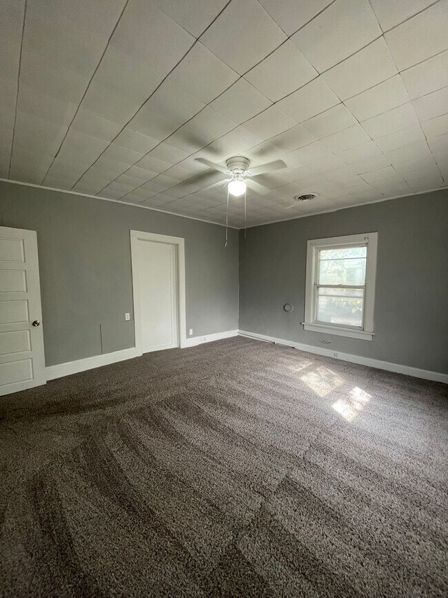 Building Photo - 502 Neosho St