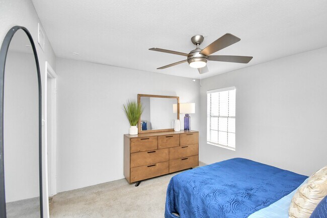 Building Photo - 2701 W Bellfort Ave