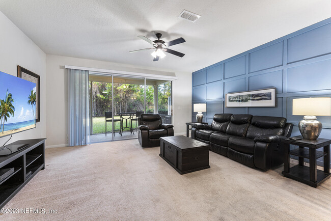 Building Photo - 6867 Roundleaf Dr