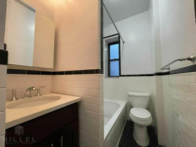 Building Photo - 1 bedroom in ASTORIA NY 11105