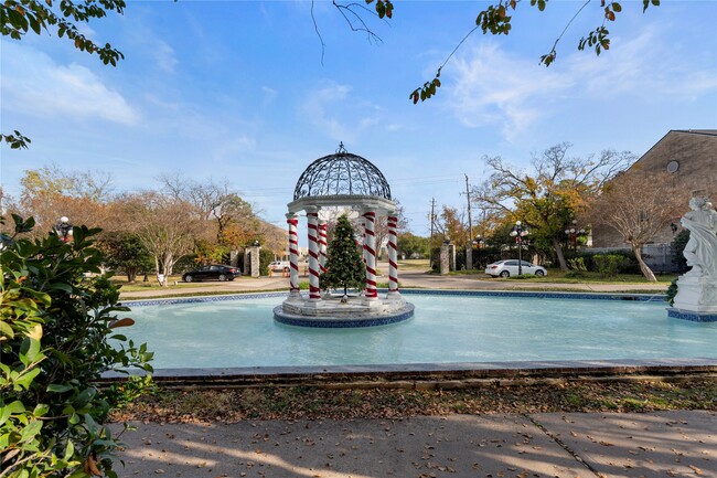 Building Photo - 6000 Reims Rd